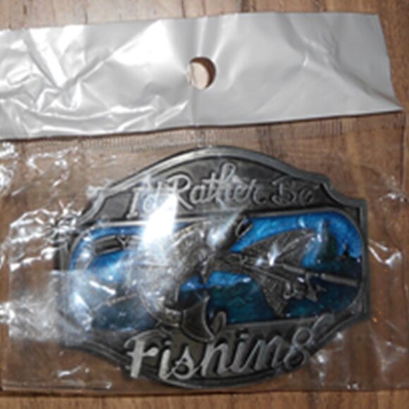 New “I’d Rather Be Fishing” Buckle W/FREE GIFT - Picture 3 of 4